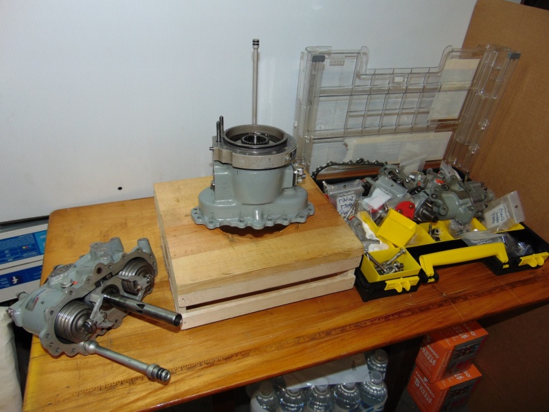 Second to the last picture of the first 3 hours of disassembly of the unit - 1606.JPG 1606.JPG