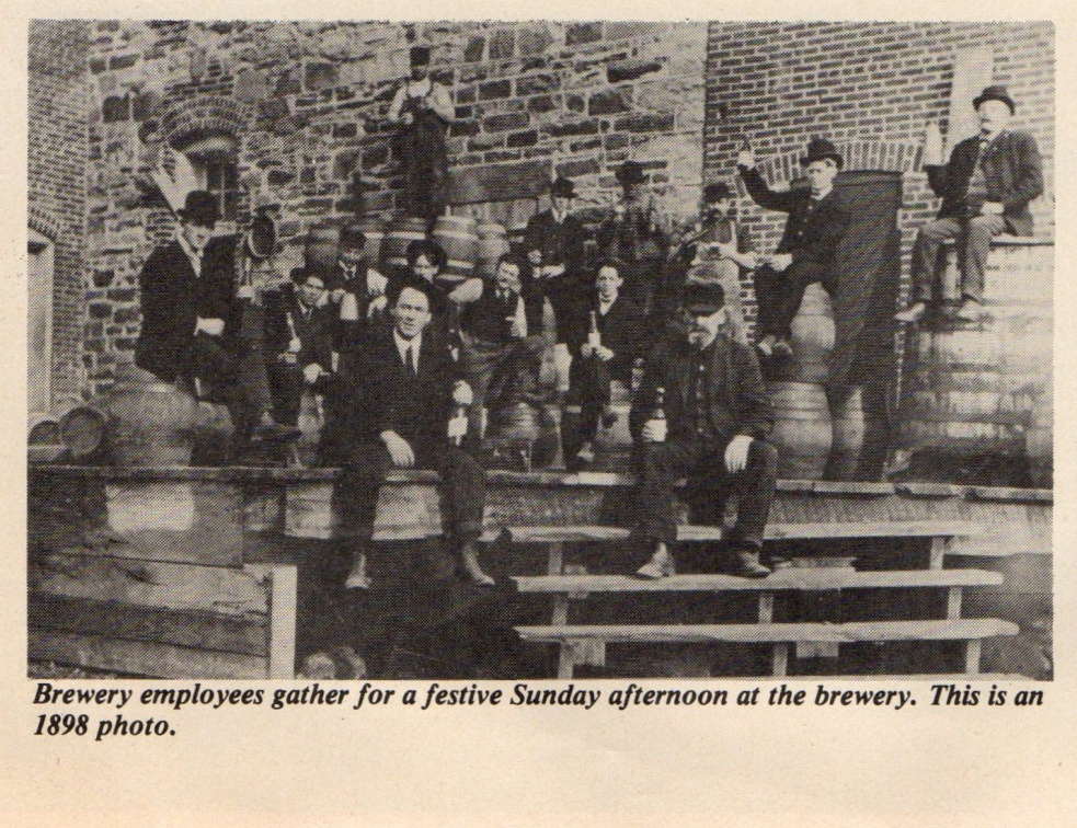 A photo of the Stevens Point Brewery workers in 1898.