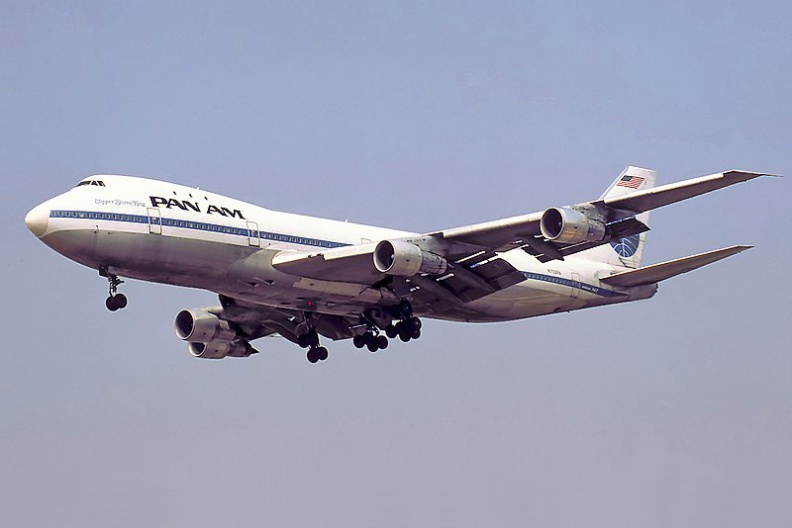 800px-Pan_Am_Boeing_747-121_N732PA_Bidini.jpg