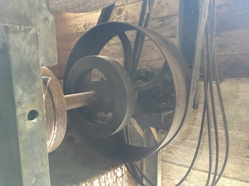 The main power shaft pully.