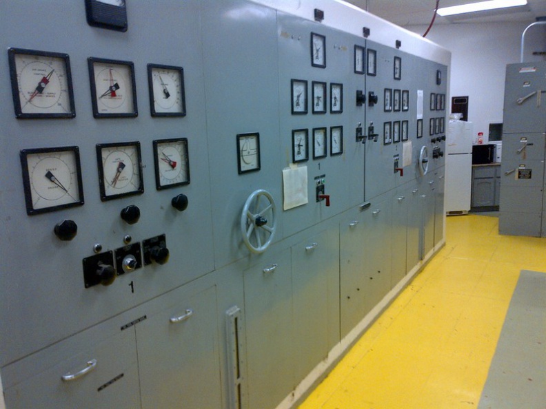 A Woodward Twin Actuator Governor Control System.