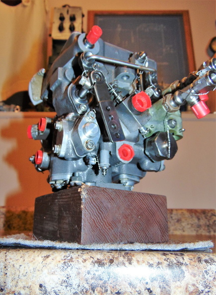 This governor is the Bendix Company's fuel control for the AiResearch(now Honeywell) TPE-331 series turboprop gas turbine engine. DSC05737.JPG