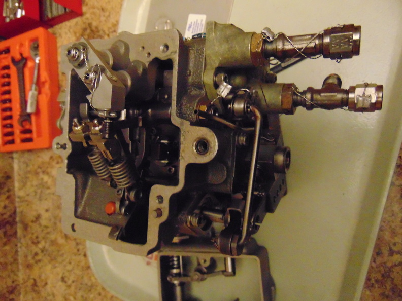 Looking at the Bendix D2-K2 series fuel control.