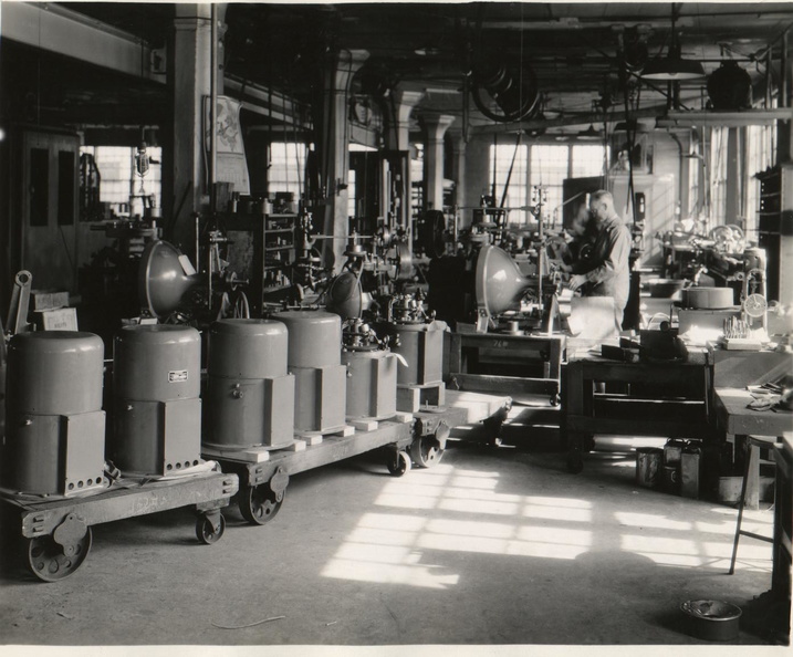 The Woodward Governor Company's assembly room in 1938.
