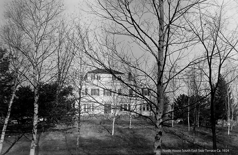 1280px-Thorstrand_North_House_SE_Terrace_Fall_Ca._1924.jpg