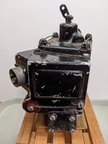 Closeup of the lock wire.