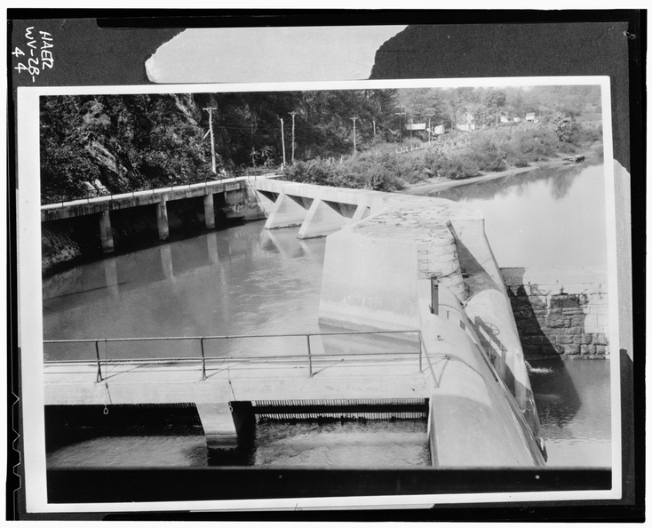 Photocopy_of_photograph,_October_20,_1933._VIEW_OF_FOREBAY_AND_INLET_OPENINGS,_NOTE_SLUICE_GATE_AND_DAM_AT_LOWER_RIGHT._(Courtesy_of_the_Potomac_Edison_Company_Library_HAER_WVA,2-HEDVI.V,1-44.tif.jpg