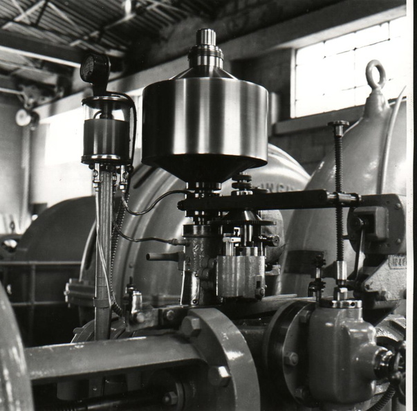 This Pelton governor was replaced by a Woodward state-of-the-art hydraulic turbine water wheel governor. This Pelton governor was purchased by Woodward and added to their vintage governor collection. Type 0-5 governor.jpg