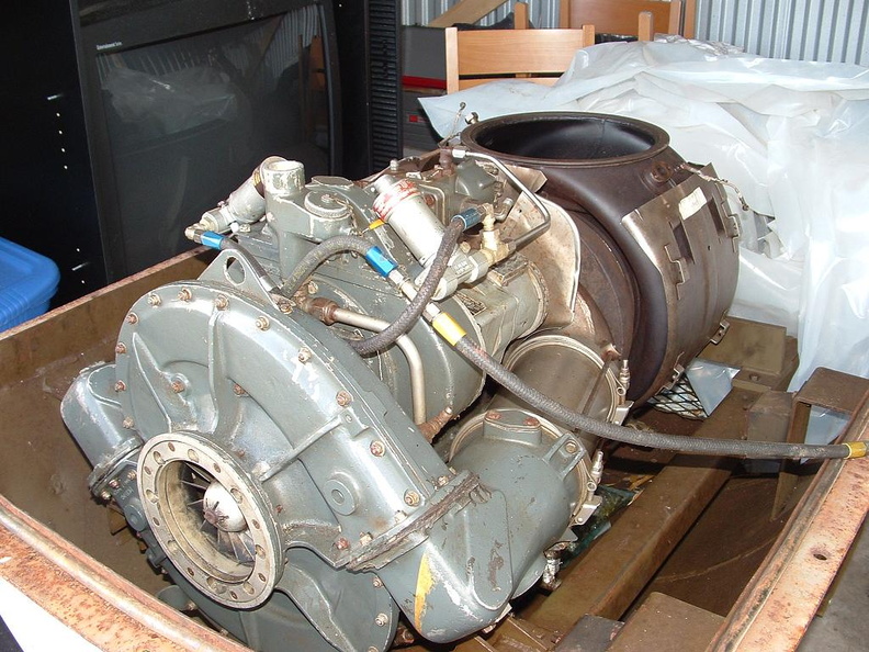 Boeing 502-6 series jet engine with Woodward fuel control.  3.jpg