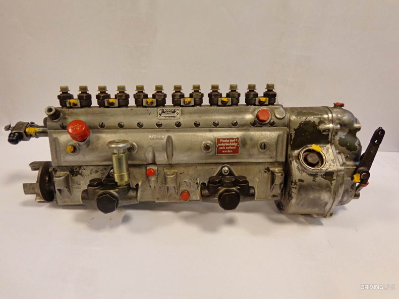 004-deutz-diesel-injection-pump.jpg