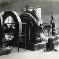 An original picture of a Woodward VR(vertical relay) type hydraulic governor manufactured in 1916.