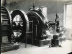 An original picture of a Woodward VR(vertical relay) type hydraulic governor manufactured in 1916.
