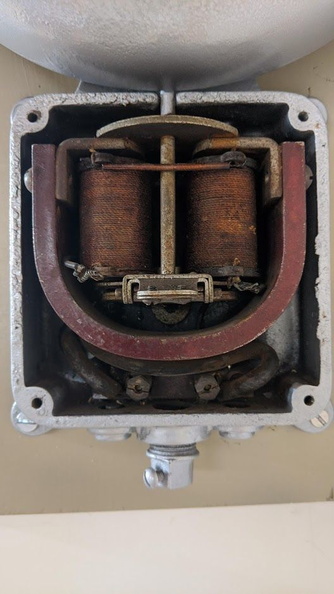 Brad's restores Schwarze Electric Company Bell from patent nunber 1,180,445, curca 1914.   3..jpg