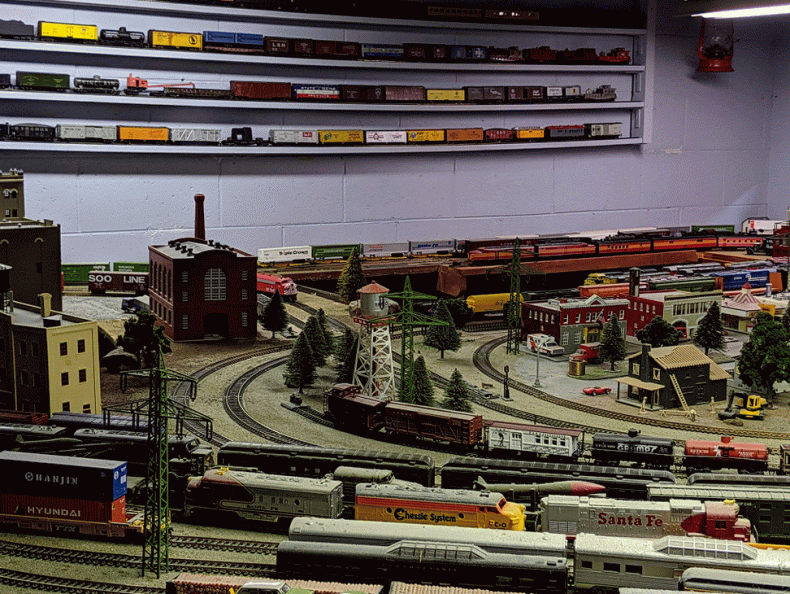 Bradford Electric's model railroad..gif