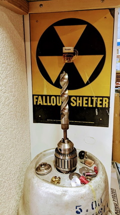 This way to the FALLOUT SHELTER.