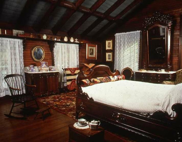 The bedroom of Mr. Robert Tinker(Swiss Cottage property).