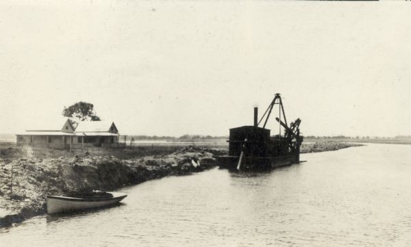Yahara river Dredging in 1918..jpg