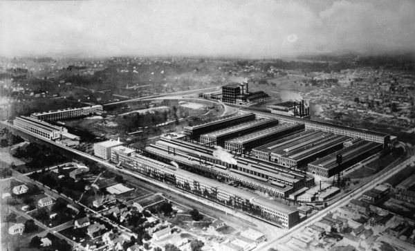 The Allis-Chalmer Manufacturing Company in West Allis, Wisconsin, circa 1920..jpg